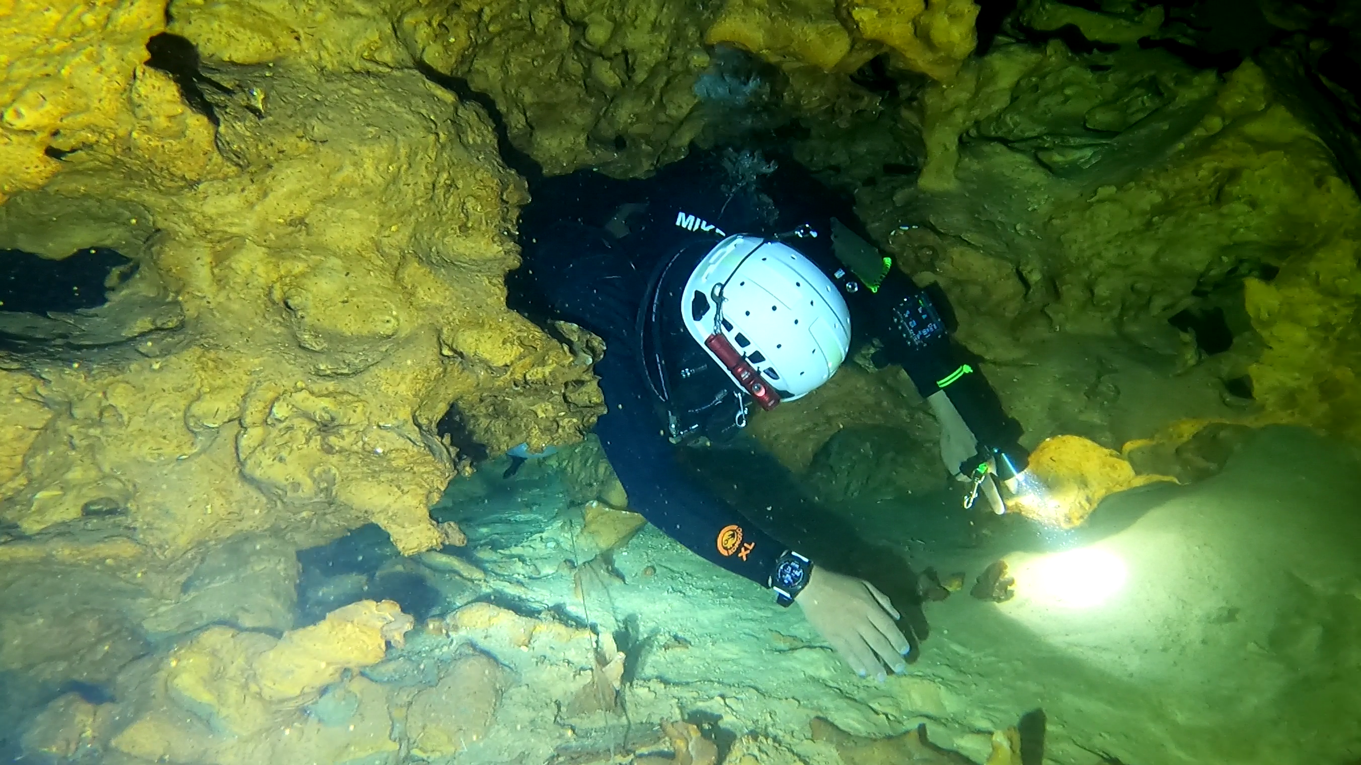 Cave diving restriction